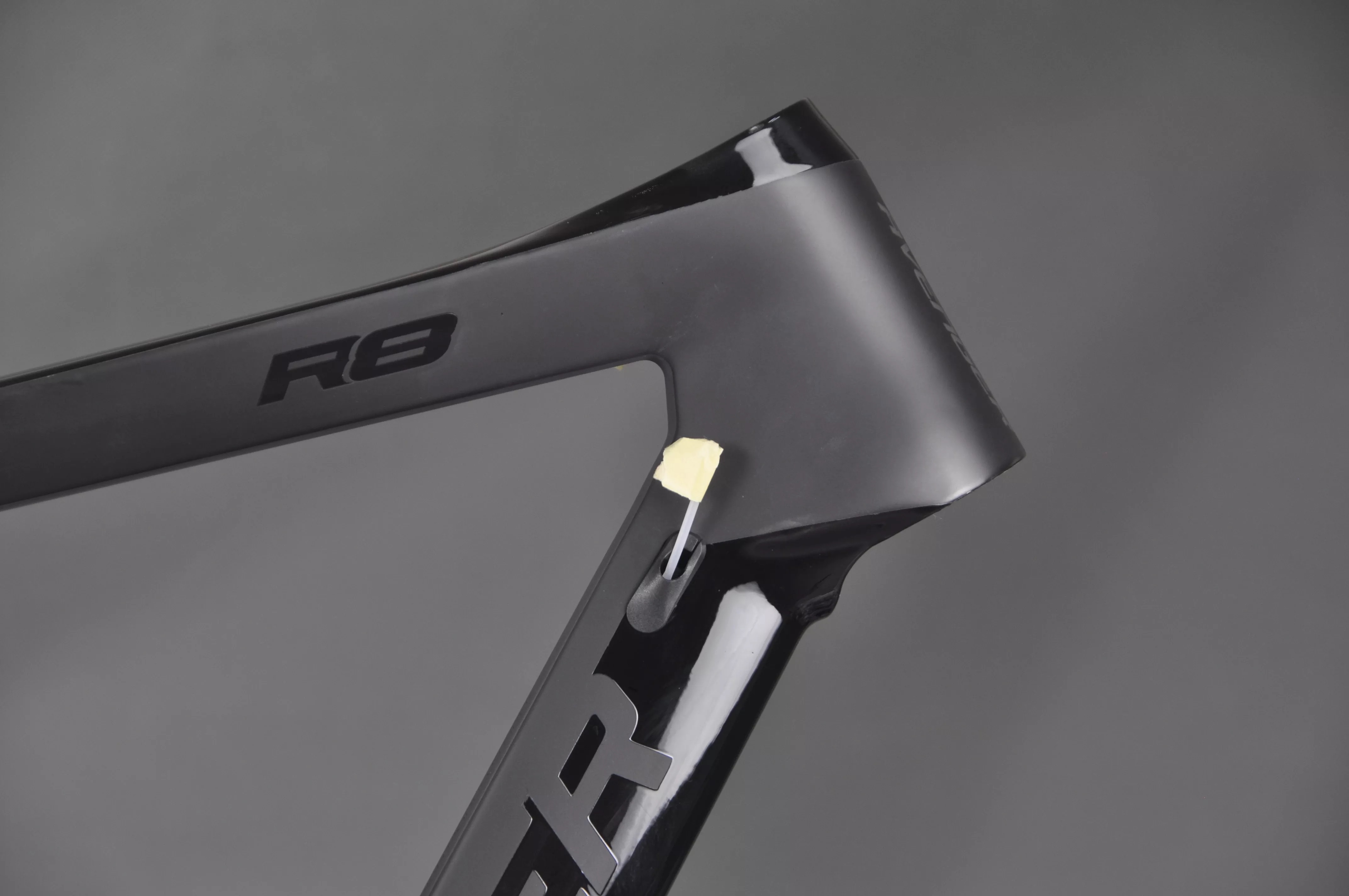 Avenger R8 Black/Black